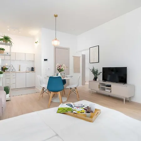 Stylish Near The Old Market Square, Pet Friendly By Renters *