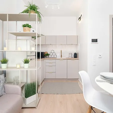 Stylish Near The Old Market Square, Pet Friendly By Renters