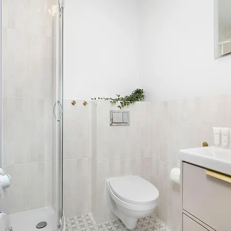 Stylish Near The Old Market Square, Pet Friendly By Renters Apartman *